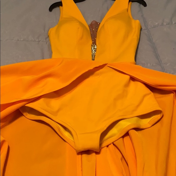 Yellow gown . - Picture 8 of 8